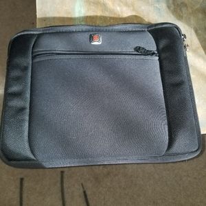 Swiss Gear 12" Electronics Case